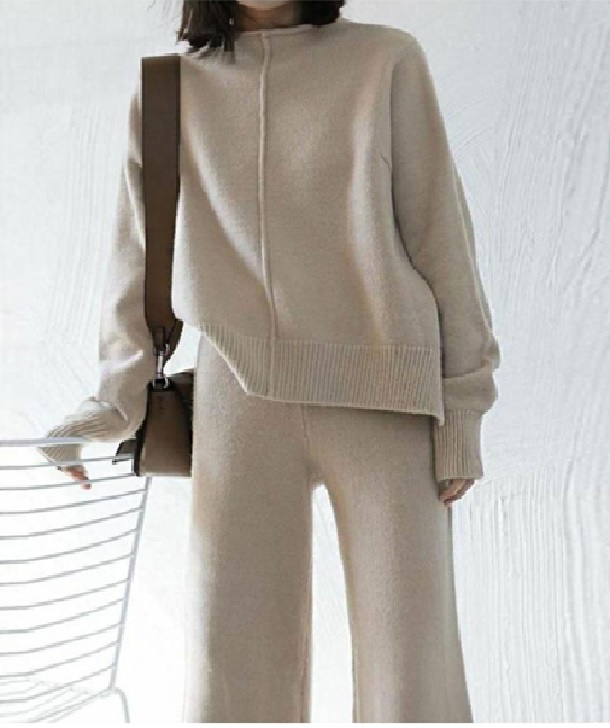 Dressy 2 piece Women Winter Pants & Sweater set. - Lulu Classy